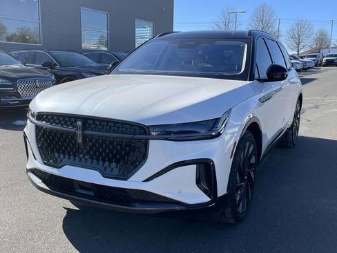 New 2026 Lincoln Nautilus Reserve image 3