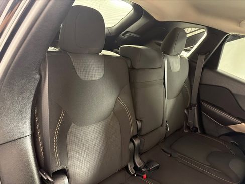 Used 2017 Jeep Cherokee Latitude FWD image 22