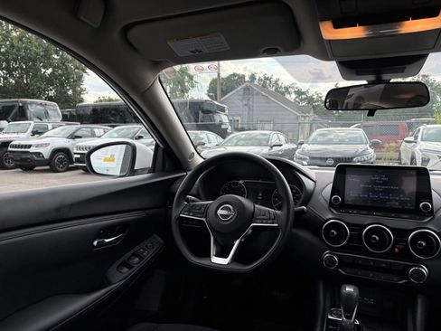 Used 2025 Nissan Sentra SV FWD image 33