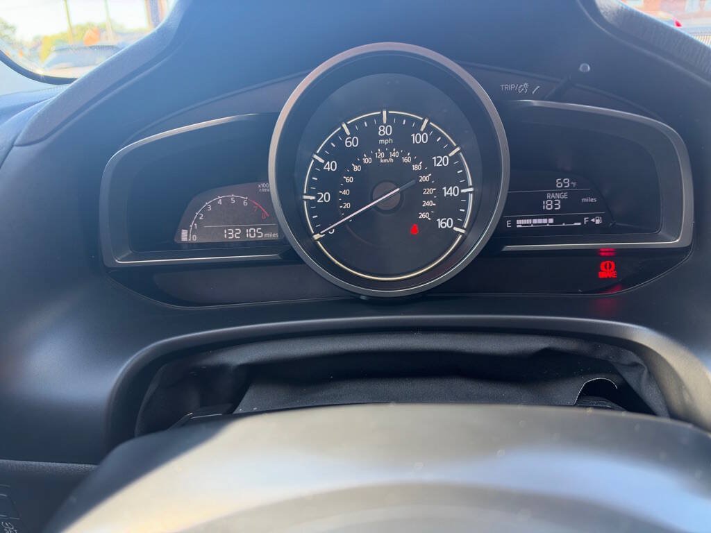 Used 2017 MAZDA MAZDA3 Touring FWD image 16