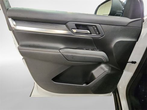 Certified 2025 GMC Terrain Elevation image 14