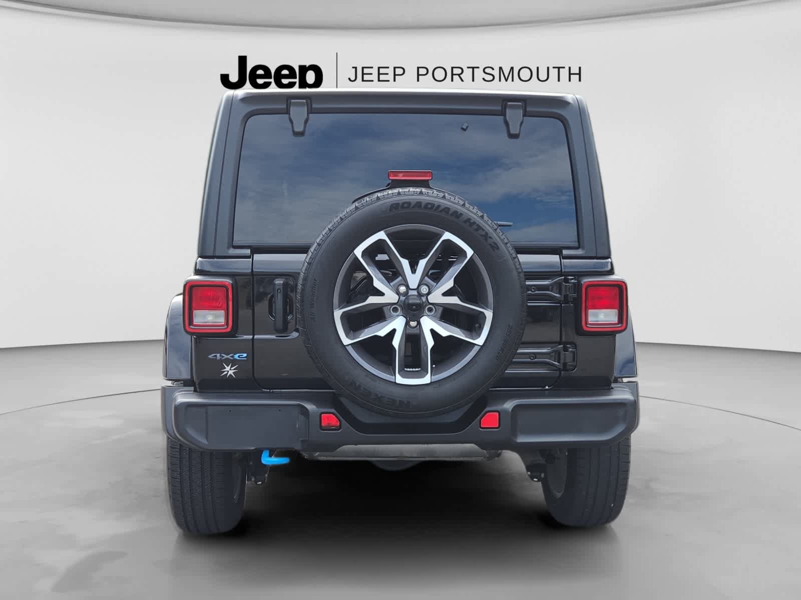 Used 2024 Jeep Wrangler Unlimited w/ Convenience Group AWD/4WD image 6