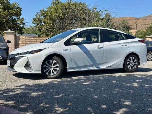 Used 2022 Toyota Prius Prime XLE FWD image 1