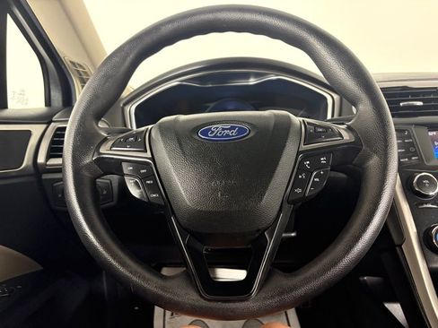 Used 2018 Ford Fusion S FWD image 21