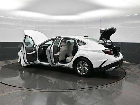 Certified 2025 Hyundai Sonata SE image 45