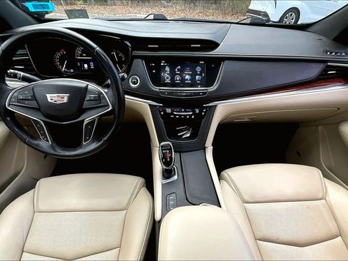 Used 2019 Cadillac XT5 Premium Luxury w/ Driver Assist Package image 14