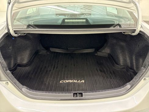 Used 2015 Toyota Corolla LE image 26