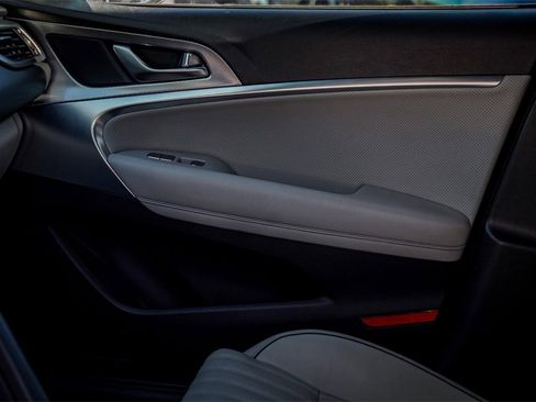 Used 2022 Genesis G70 3.3T image 15