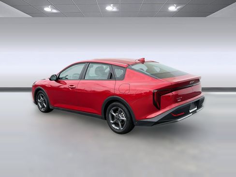 Used 2025 Kia K4 FWD image 3