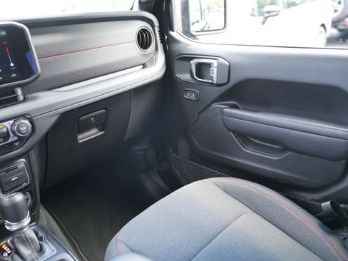 Used 2026 Jeep Wrangler Unlimited Rubicon AWD/4WD image 11