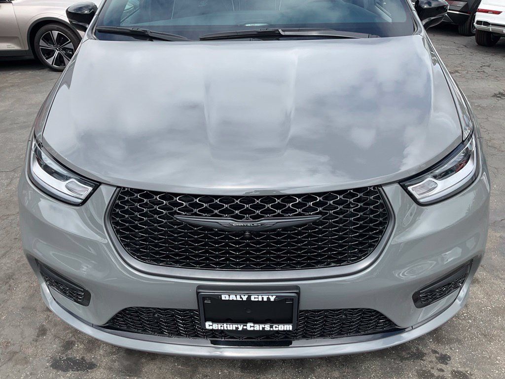 Used 2023 Chrysler Pacifica Limited w/ S Appearance Package FWD image 93