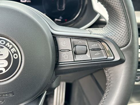 Used 2024 Alfa Romeo Stelvio Veloce AWD/4WD image 31