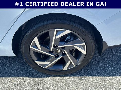 Certified 2025 Hyundai Elantra Sport image 19