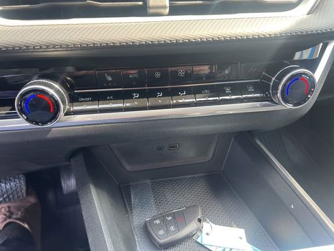 New 2026 Chevrolet Equinox LT w/ Convenience Package II image 20