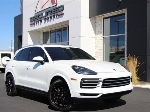 Used 2020 Porsche Cayenne image 1