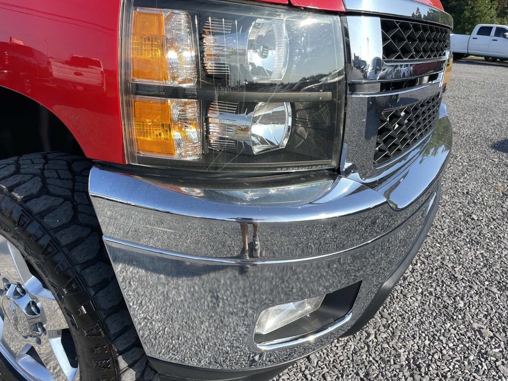 Used 2014 Chevrolet Silverado 2500 LT w/ Interior Plus Package AWD/4WD image 36