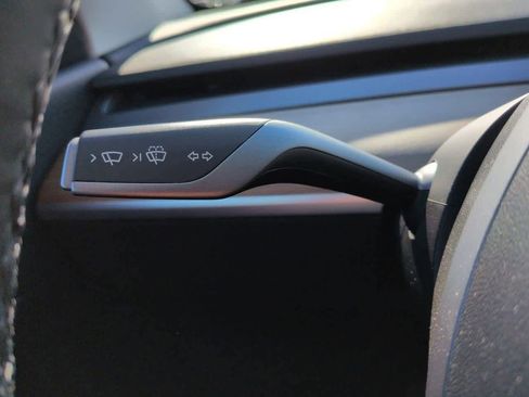 Used 2022 Tesla Model Y Long Range image 27