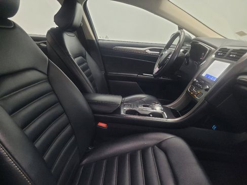 Used 2020 Ford Fusion SEL FWD image 21
