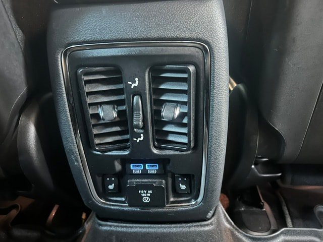 Used 2017 Jeep Grand Cherokee Overland AWD/4WD image 17