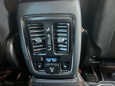 Used 2017 Jeep Grand Cherokee Overland AWD/4WD image 17