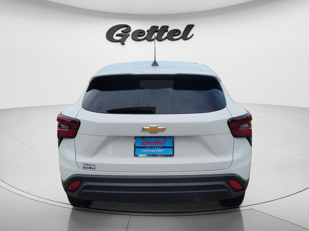 Used 2024 Chevrolet Trax LS FWD image 5
