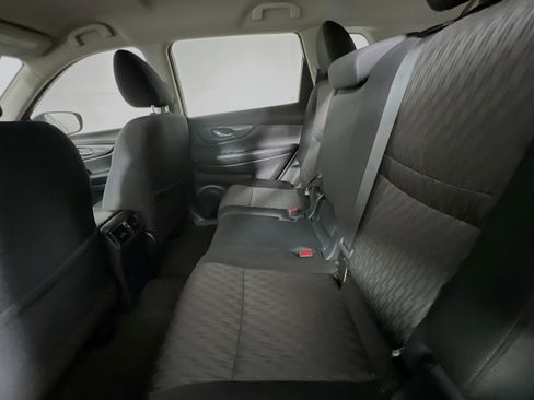 Used 2020 Nissan Rogue S w/ Special Edition Package FWD image 28