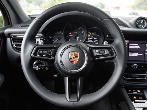 Certified 2026 Porsche Macan AWD/4WD image 13
