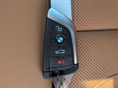 Used 2026 BMW 330i xDrive Sedan w/ M Sport Package AWD/4WD image 36