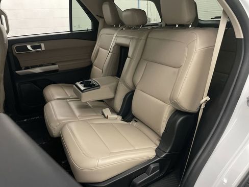 Used 2024 Ford Explorer XLT w/ Equipment Group 202A image 17