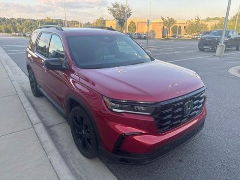 Used 2025 Honda Pilot Black Edition image 4