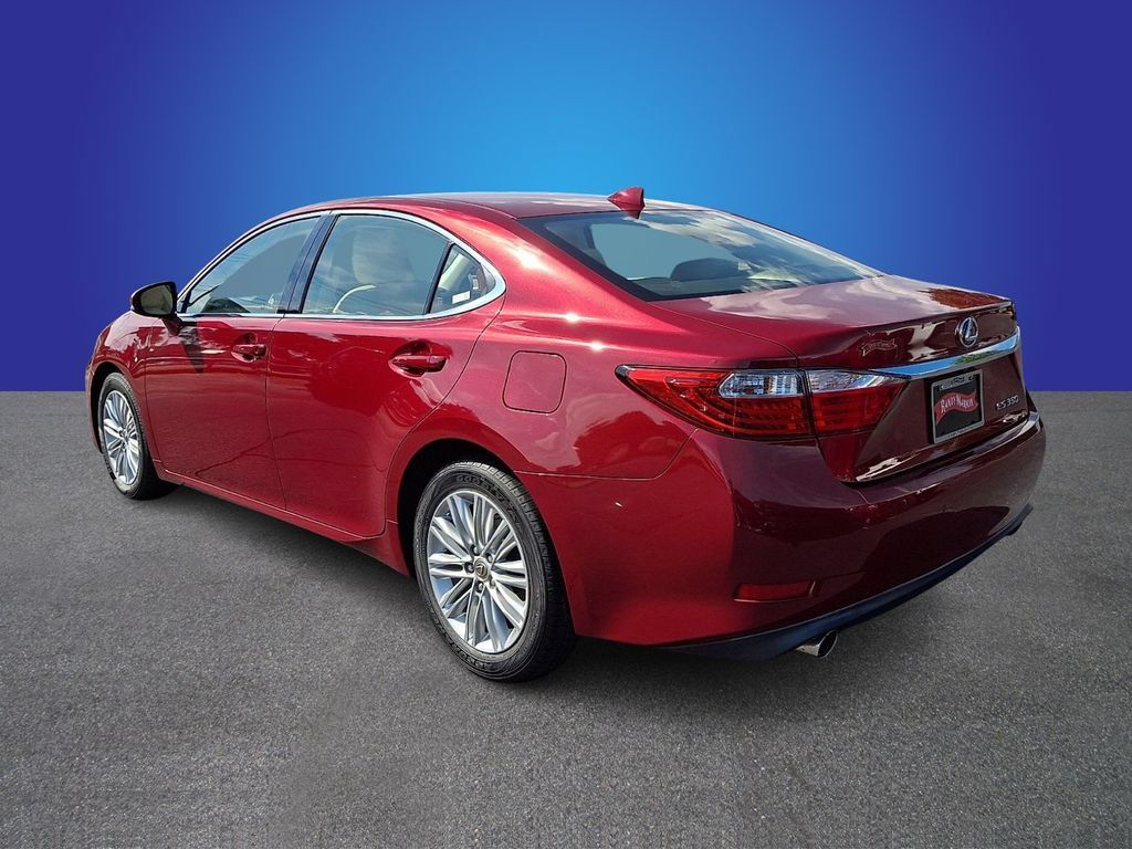 Used 2015 Lexus ES 350 w/ Luxury Package FWD image 6