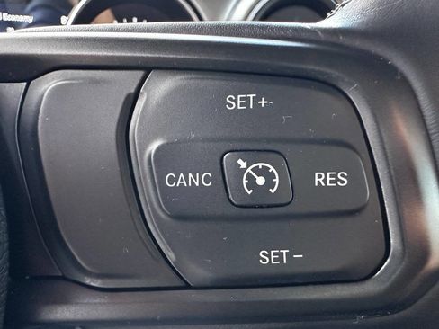 Used 2021 Jeep Wrangler Unlimited Sport image 38