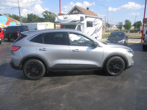 Used 2022 Ford Escape SE image 6