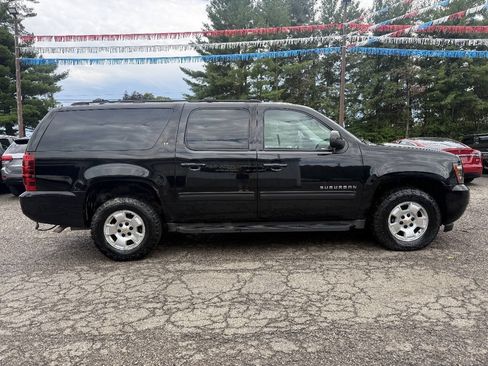 Used 2013 Chevrolet Suburban LT AWD/4WD image 4