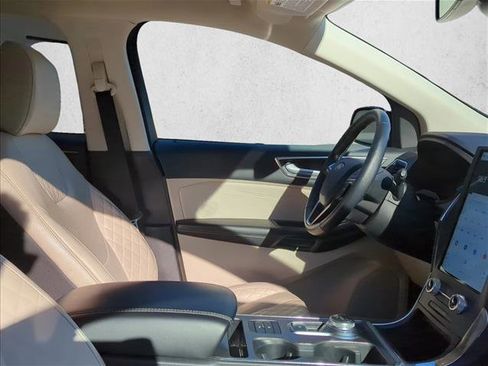Used 2024 Ford Edge Titanium w/ Equipment Group 301A image 23