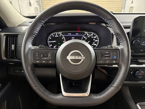 Used 2023 Nissan Pathfinder SL image 13