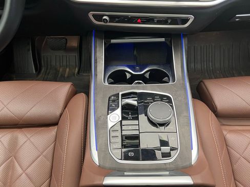 Used 2023 BMW X7 xDrive40i w/ Premium Package image 12
