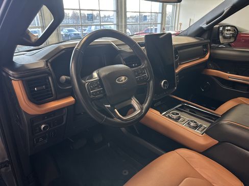 Used 2022 Ford Expedition Platinum image 26