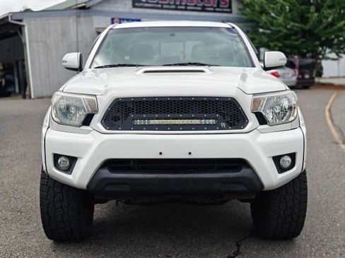 Used 2015 Toyota Tacoma 4x4 Double Cab w/ TRD Sport Package image 2
