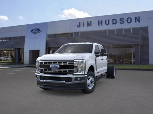 New 2026 Ford F350 XL w/ XL Chrome Package image 2