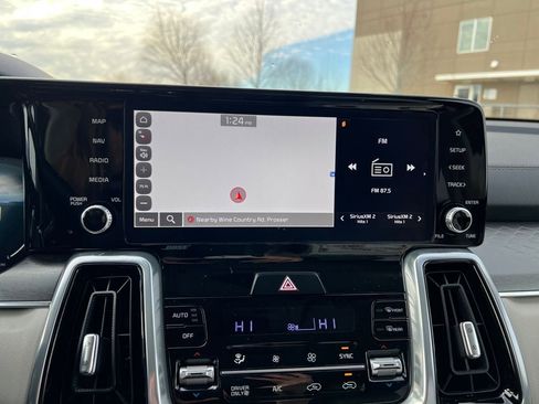 Used 2024 Kia Sorento SX Prestige image 19