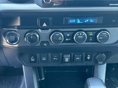 Used 2021 Toyota Tacoma TRD Off-Road w/ Technology Package AWD/4WD image 22