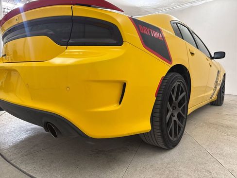 Used 2017 Dodge Charger R/T image 21