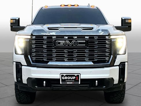 Used 2024 GMC Sierra 2500 Denali Ultimate AWD/4WD image 4