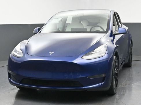 Used 2021 Tesla Model Y Long Range image 6