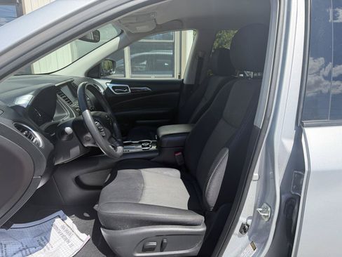 Used 2018 Nissan Pathfinder SV AWD/4WD image 11