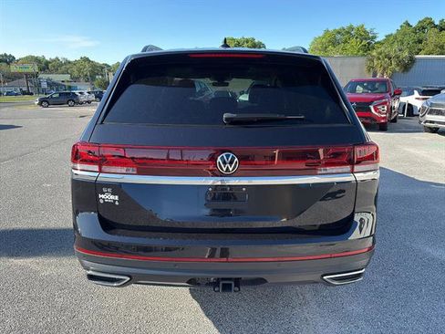 Certified 2025 Volkswagen Atlas SE w/ Panoramic Sunroof Package FWD image 8