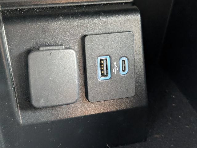 Used 2021 Ford Explorer Limited w/ Equipment Group 301A RWD image 27