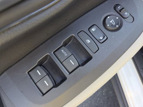 Certified 2023 Honda HR-V LX image 26