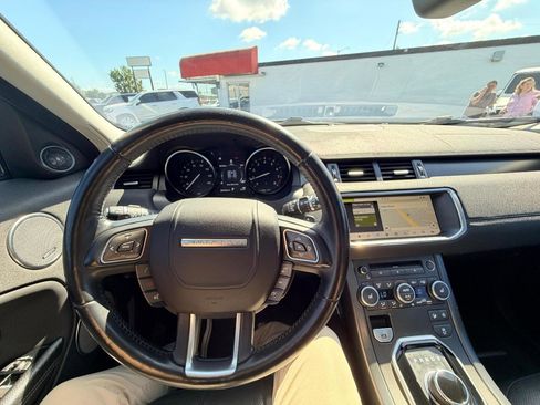 Used 2019 Land Rover Range Rover Evoque SE AWD/4WD image 13